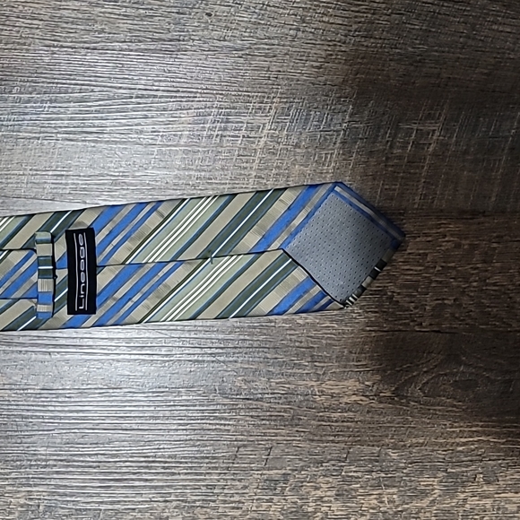 Gently Loved men's 100% silk tie by LINEAGE great balance of Blues and greens - Picture 5 of 9
